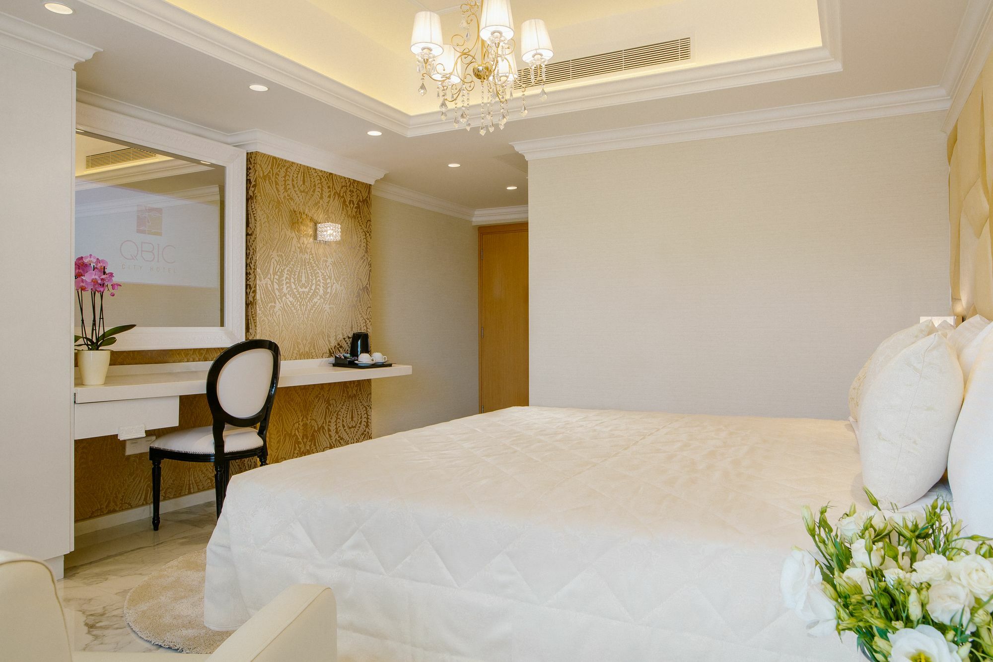 Qbic City Hotel Larnaca Exterior photo